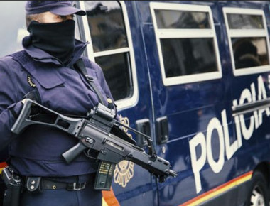 Βαρκελώνη: Άνδρας δεν σταμάτησε σε αστυνομικό έλεγχο - Νεκρός από μαχαίρωμα